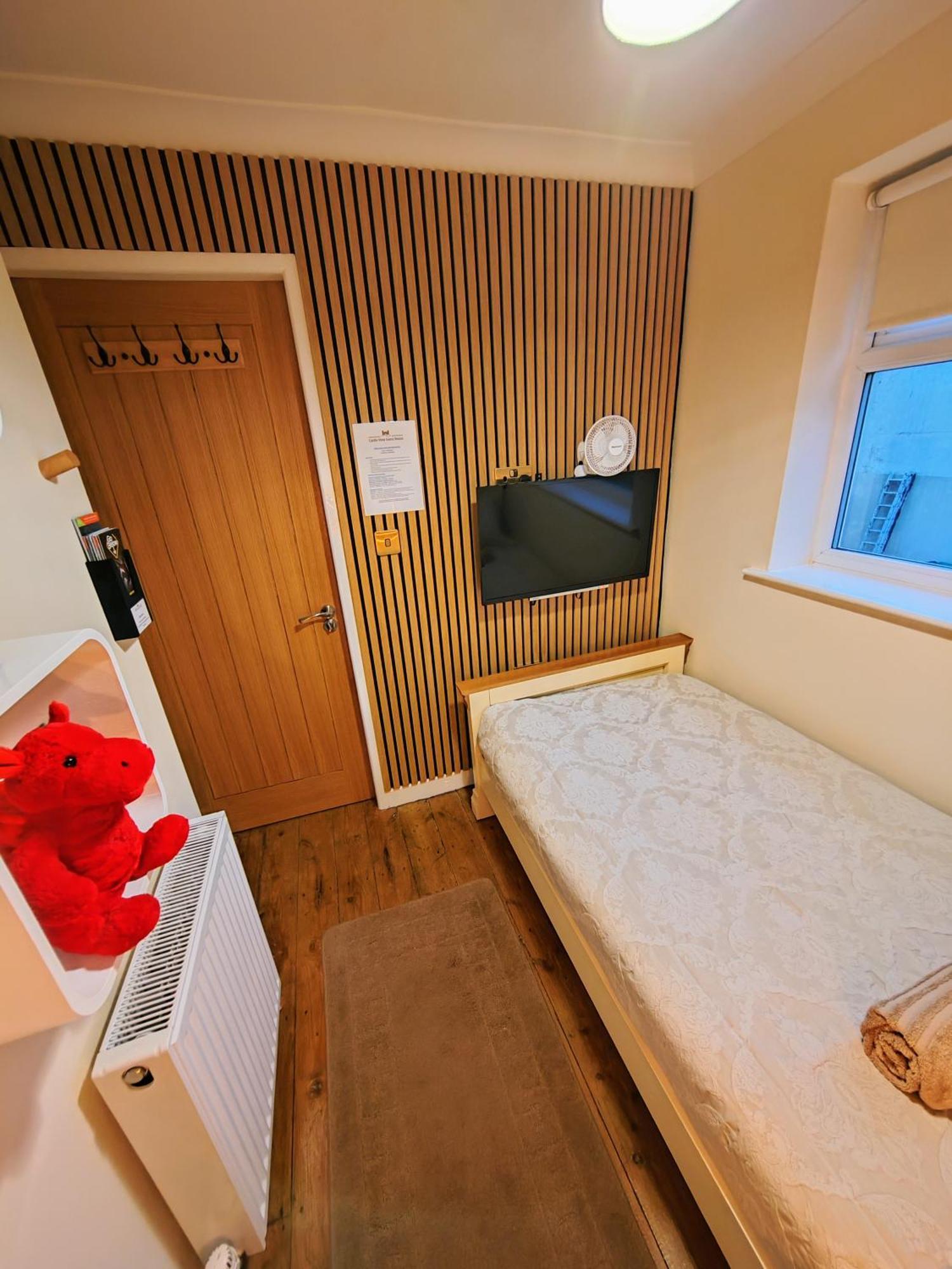 הארלך Castle View Guest House חדר תמונה